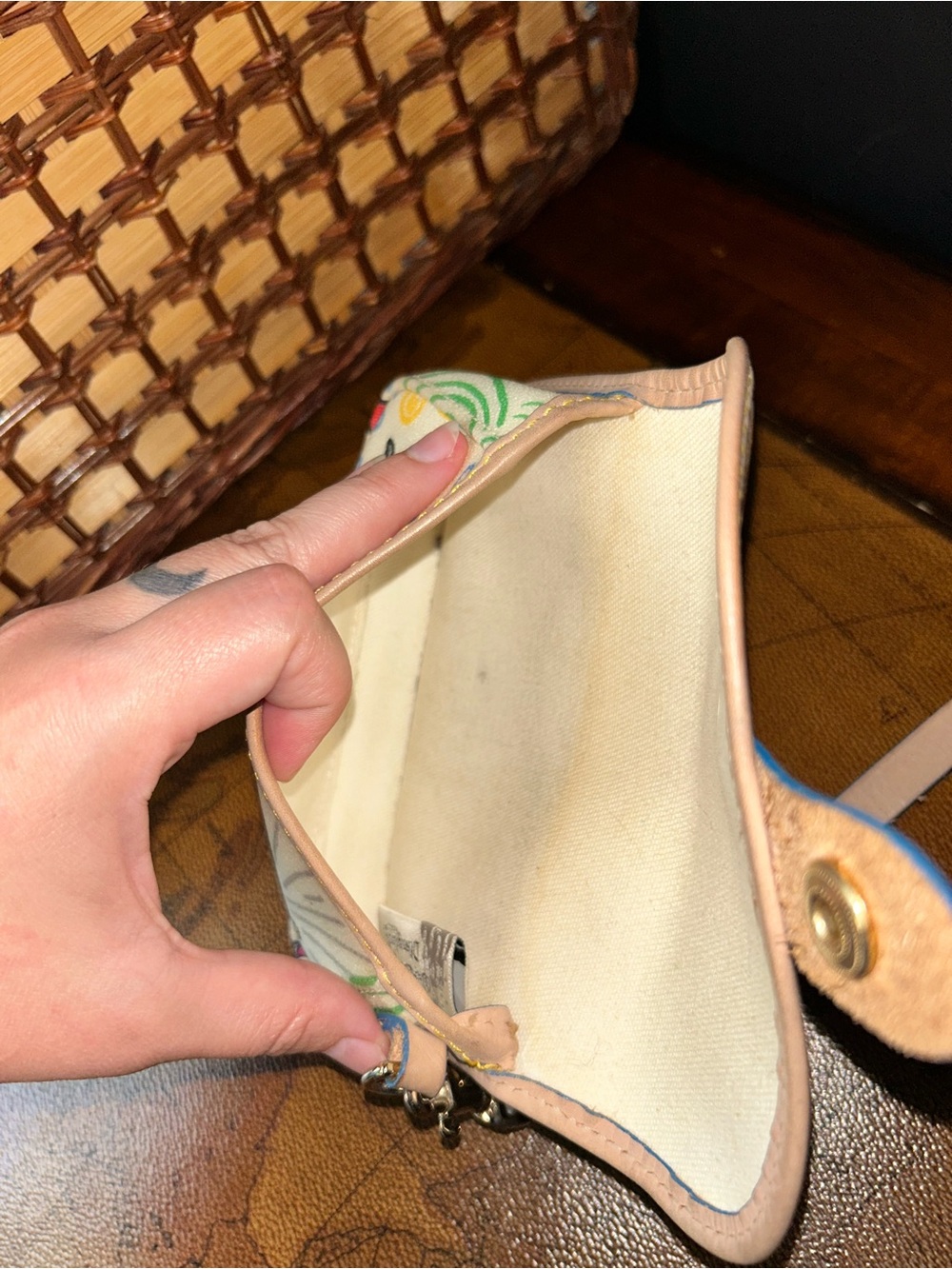 Vintage Dooney & Bourke Rare Disney Sketch flap wristlet with Hangtag -EUC- - Picture 11 of 16